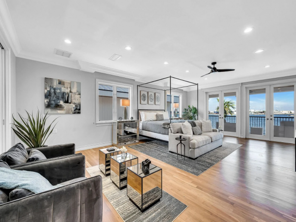 Modern Vacation Rental with 6 Bedrooms in Fort Lauderdale