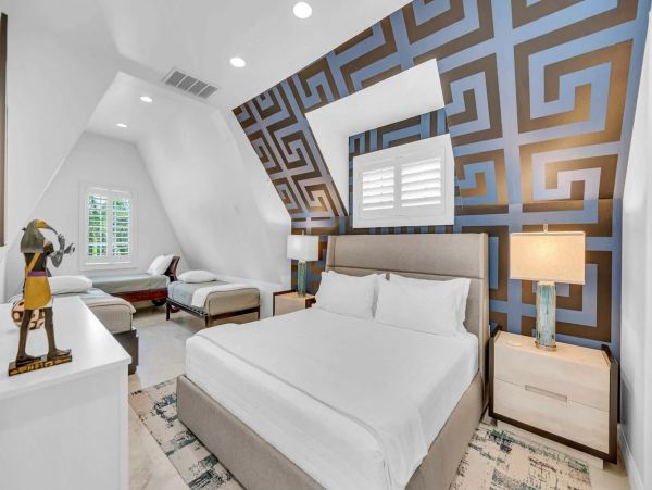 Luxury Waterfront Villa Rental - Modern Castle Vacation Home