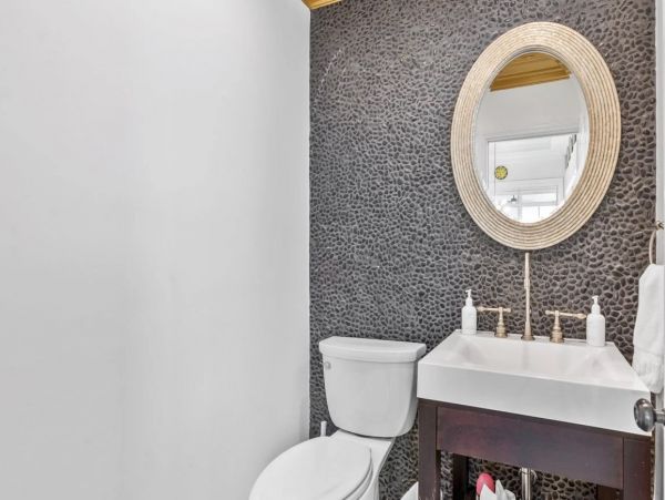 Luxury Waterfront Villa Rental - Modern Castle Vacation Home