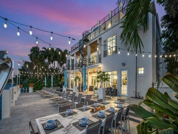 Luxury Waterfront Villa Rental - Modern Castle Vacation Home