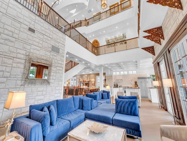 Luxury Waterfront Villa Rental - Modern Castle Vacation Home