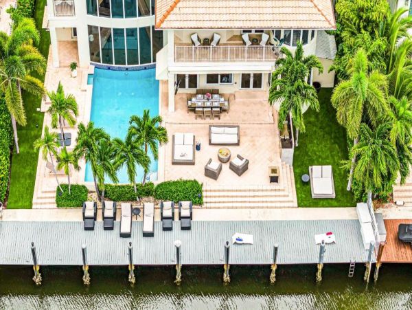 Waterfront Views Luxury Vacation Pool Villa in Fort Lauderdale