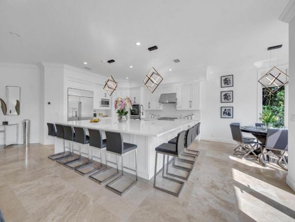 Waterfront Views Luxury Vacation Pool Villa in Fort Lauderdale