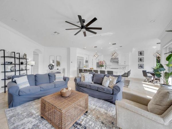 Waterfront Views Luxury Vacation Pool Villa in Fort Lauderdale