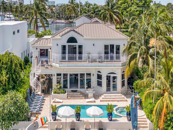 Luxury Coastal Villa with Intracoastal Views in Fort Lauderdale– Perfect for Families
