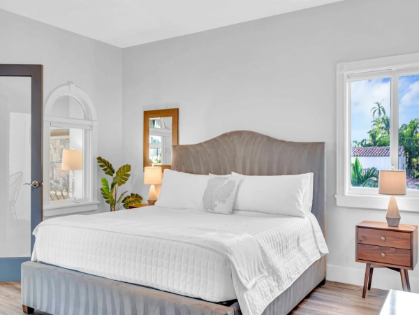 Luxury Coastal Villa with Intracoastal Views in Fort Lauderdale– Perfect for Families
