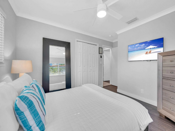 Spacious Pompano Beach Home, 8 Min Walk to Sand