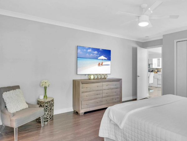 Spacious Pompano Beach Home, 8 Min Walk to Sand