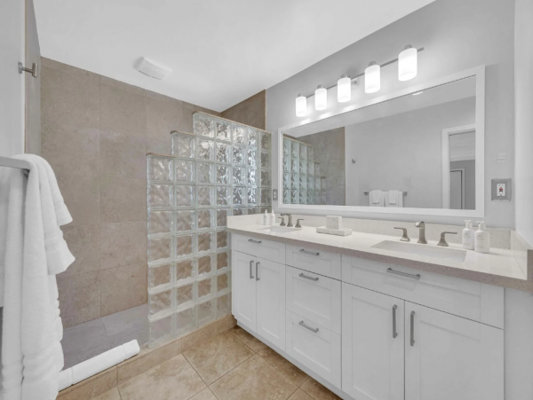 Spacious Pompano Beach Home, 8 Min Walk to Sand