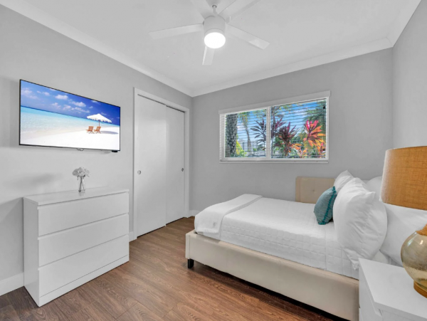 Spacious Pompano Beach Home, 8 Min Walk to Sand