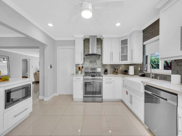 Spacious Pompano Beach Home, 8 Min Walk to Sand