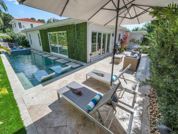 Spacious Pompano Beach Home, 8 Min Walk to Sand