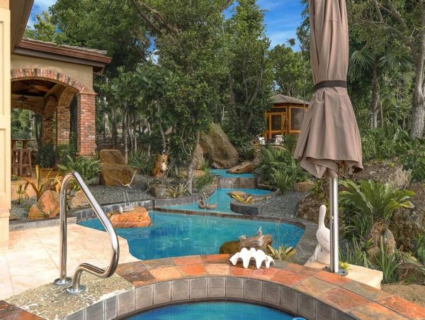 Ocean View Five Bedroom Estate in St. Thomas
