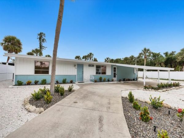 Cozy Vacation Rental with 2 Bedrooms in Manasota Key