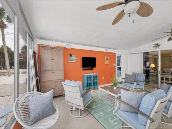 Cozy Vacation Rental with 2 Bedrooms in Manasota Key