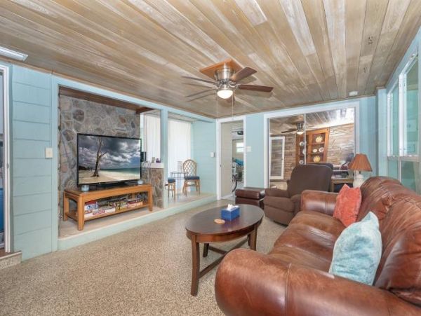 3-Bedroom Englewood Oasis Near Manasota Key Beaches