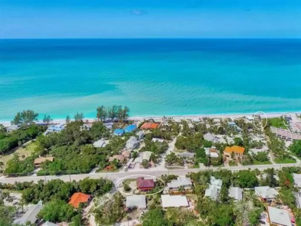 Charming Vacation Rental in Englewood: Your Beach Escape!