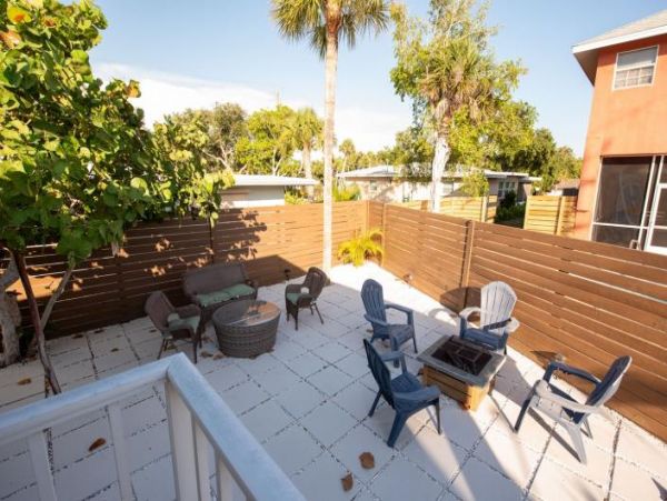 Charming Vacation Rental in Englewood: Your Beach Escape!