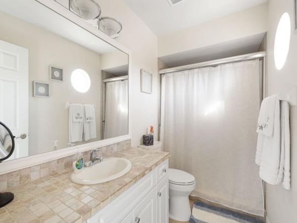 Charming Vacation Rental in Englewood: Your Beach Escape!