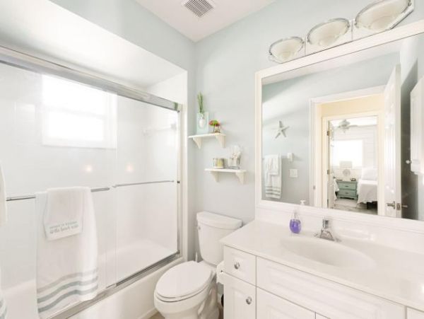 Charming Vacation Rental in Englewood: Your Beach Escape!