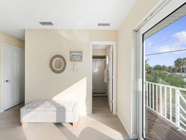 Charming Vacation Rental in Englewood: Your Beach Escape!