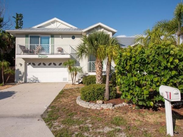 Charming Vacation Rental in Englewood: Your Beach Escape!