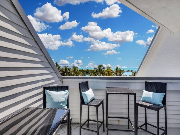 Three Bedroom Rental with Panoramic Ocean View in Islamorada