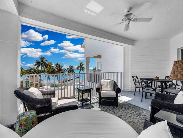 Three Bedroom Rental with Panoramic Ocean View in Islamorada