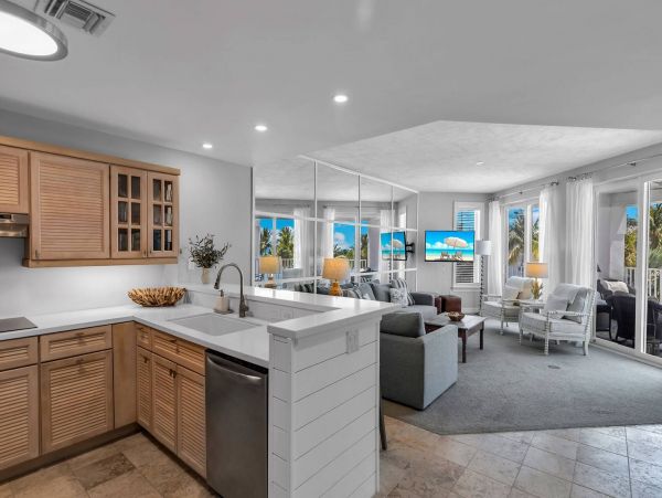 Three Bedroom Rental with Panoramic Ocean View in Islamorada