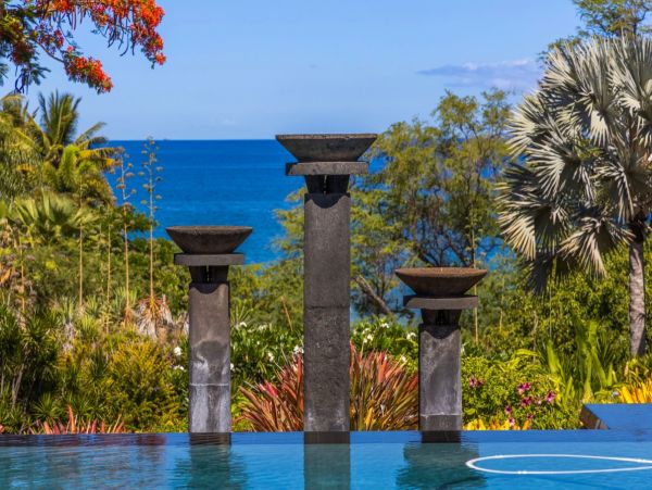 Oceanfront Luxury Four Bedroom Vacation Rental Home
