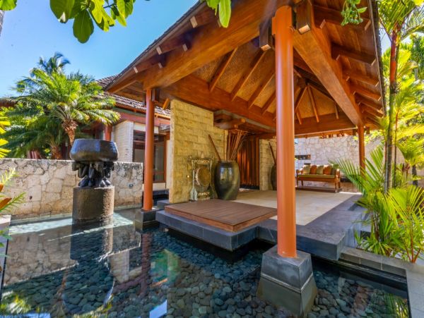 Oceanfront Luxury Four Bedroom Vacation Rental Home