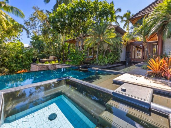 Oceanfront Luxury Four Bedroom Vacation Rental Home