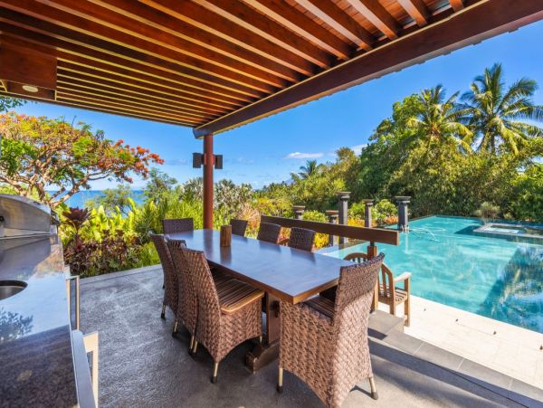 Oceanfront Luxury Four Bedroom Vacation Rental Home