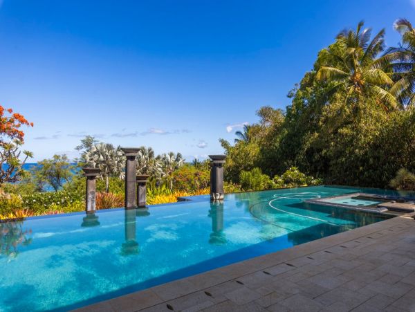 Oceanfront Luxury Four Bedroom Vacation Rental Home