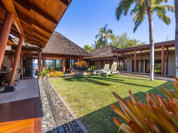 Oceanfront Luxury Four Bedroom Vacation Rental Home