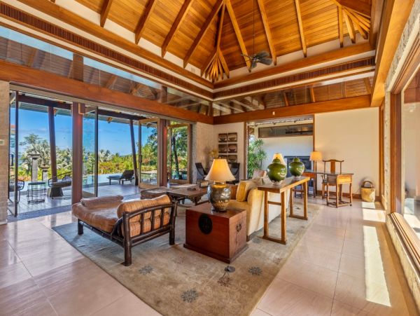 Oceanfront Luxury Four Bedroom Vacation Rental Home