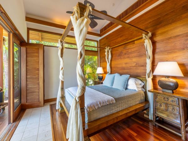 Oceanfront Luxury Four Bedroom Vacation Rental Home