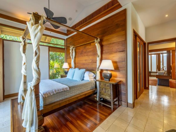 Oceanfront Luxury Four Bedroom Vacation Rental Home