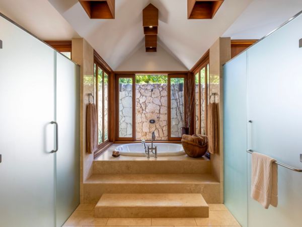 Oceanfront Luxury Four Bedroom Vacation Rental Home