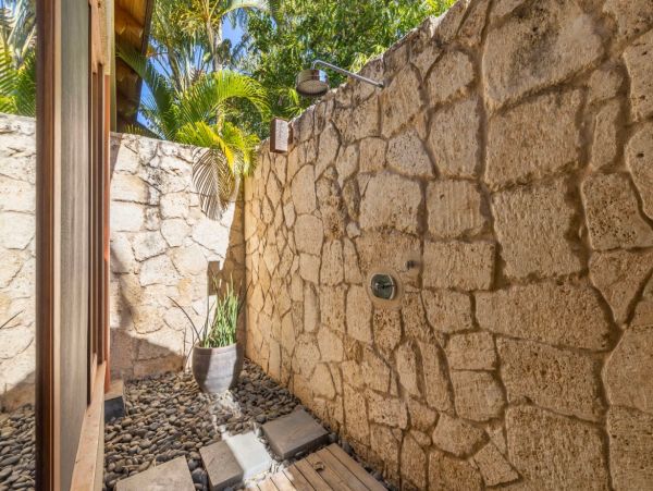 Oceanfront Luxury Four Bedroom Vacation Rental Home