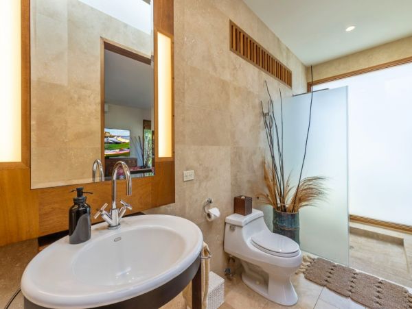 Oceanfront Luxury Four Bedroom Vacation Rental Home