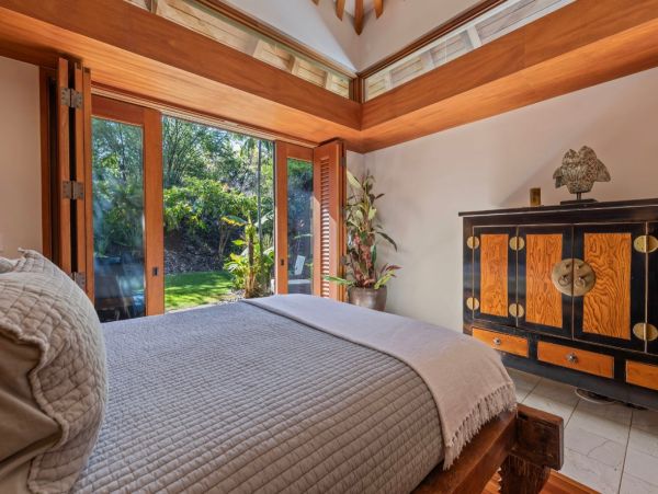 Oceanfront Luxury Four Bedroom Vacation Rental Home