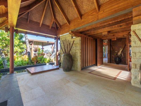 Oceanfront Luxury Four Bedroom Vacation Rental Home