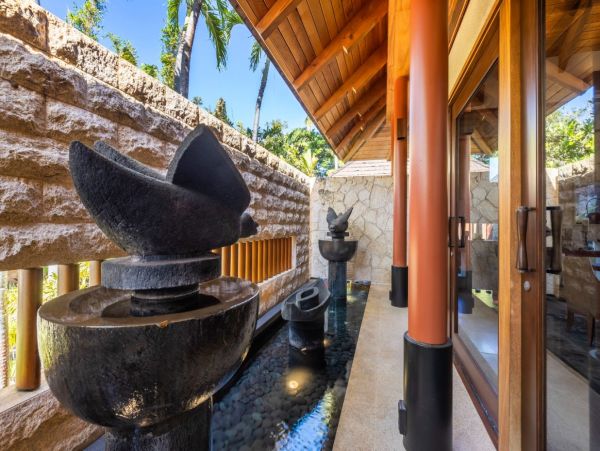 Oceanfront Luxury Four Bedroom Vacation Rental Home