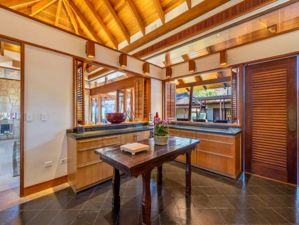 Oceanfront Luxury Four Bedroom Vacation Rental Home