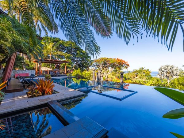 Oceanfront Luxury Four Bedroom Vacation Rental Home