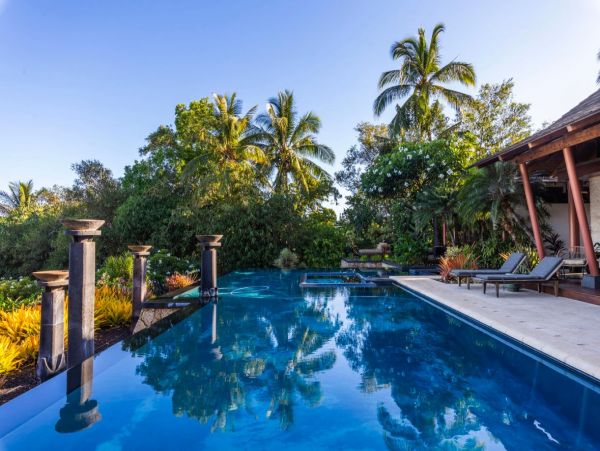 Oceanfront Luxury Four Bedroom Vacation Rental Home