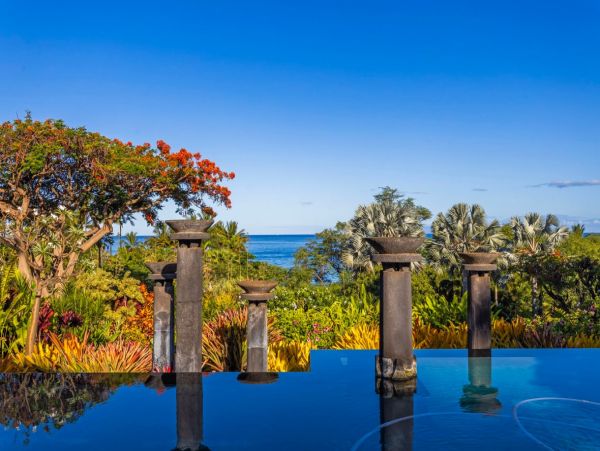 Oceanfront Luxury Four Bedroom Vacation Rental Home