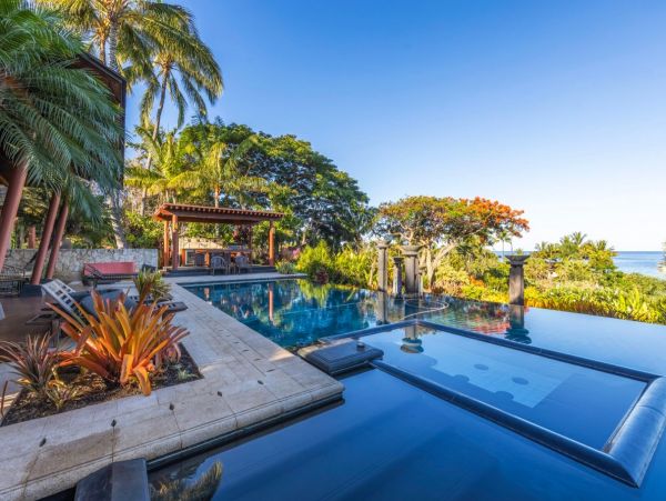Oceanfront Luxury Four Bedroom Vacation Rental Home