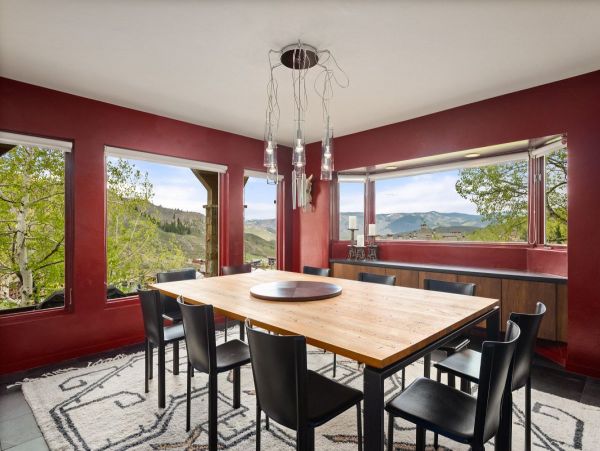Ski in Ski out Vacation Townhome with 4 Bedrooms